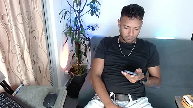 Snapshot of Orlando_horny chatting on October 8, 2025, 3:41 am Orlando horny online show from October 8, 2025, 3:41 am