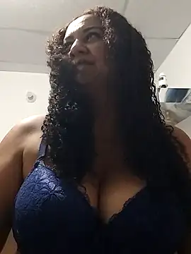 MEYBELLATINA online show from September 27, 2025, 9:21 pm