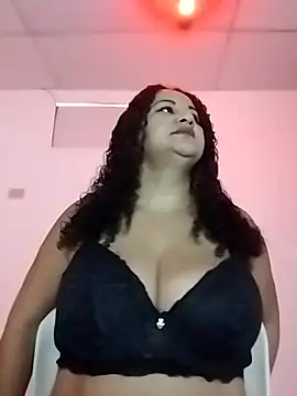 MEYBELLATINA online show from October 4, 2025, 8:21 pm