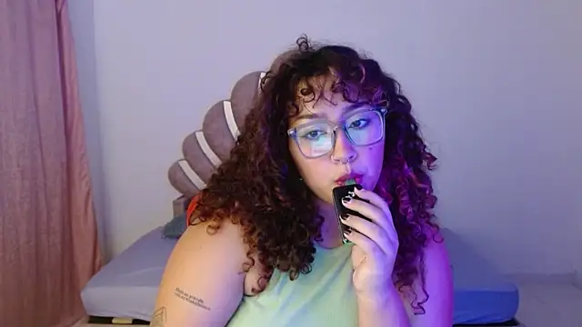 Snapshot of BlueeVelvet chatting on September 28, 2025, 12:50 am BlueeVelvet online show from September 28, 2025, 12:50 am