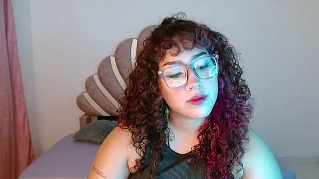 Snapshot of BlueeVelvet chatting on September 29, 2025, 2:18 am BlueeVelvet online show from September 29, 2025, 2:18 am
