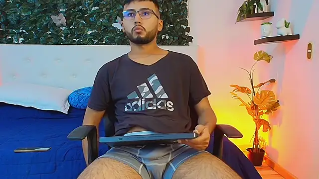 Blakegabriel  online show from October 7, 2025, 4:02 am
