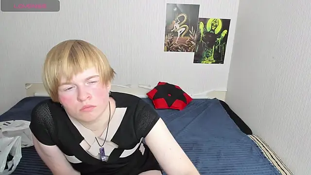 Cattie w  online show from November 14, 2025, 1:20 am