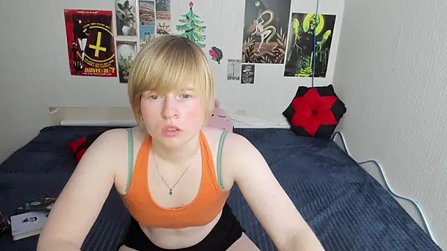 Cattie w  online show from March 4, 2026, 1:13 am