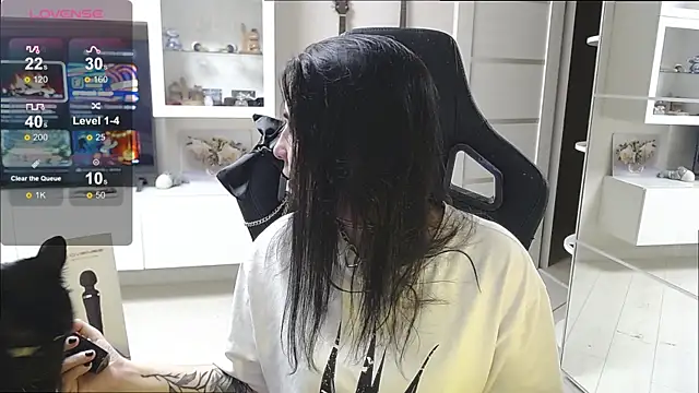 Irwi Tomboy online show from October 23, 2025, 5:00 pm