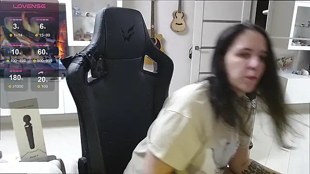 Irwi Tomboy online show from October 29, 2025, 9:03 pm