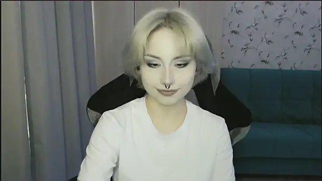 LeisaHopperstad online show from June 29, 2026, 4:39 pm