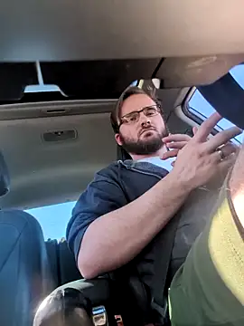 bear8t online show from October 29, 2025, 9:25 pm