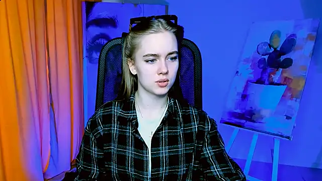 JuneWoods online show from March 25, 2026, 7:19 am