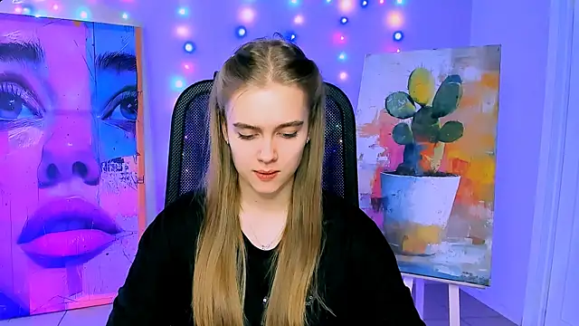 Snapshot of JuneWoods chatting on February 18, 2026, 7:17 am JuneWoods online show from February 18, 2026, 7:17 am