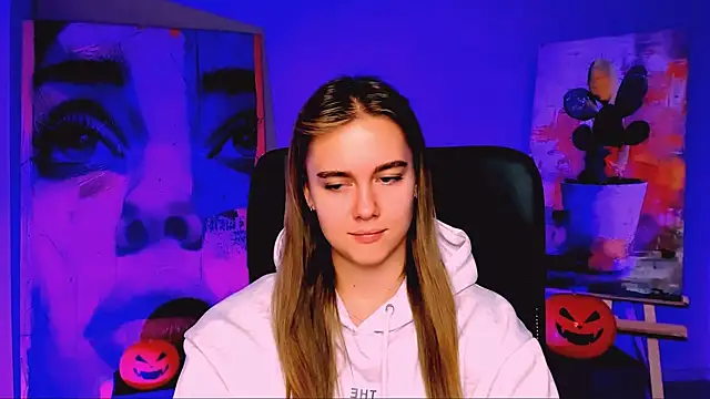 JuneWoods online show from October 29, 2025, 6:34 am