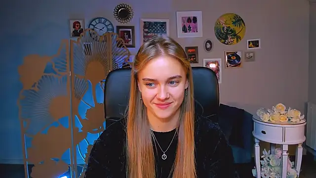 JuneWoods online show from October 20, 2025, 7:20 am