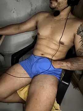 Snapshot of gtzmoreno chatting on February 12, 2026, 5:40 am gtzmoreno online show from February 12, 2026, 5:40 am