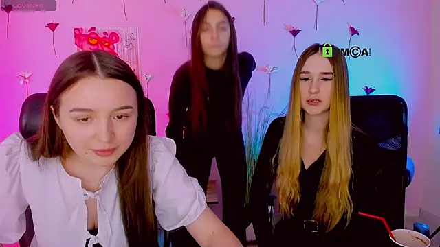 Snapshot of leslie_bird chatting on March 2, 2026, 10:00 am leslie bird online show from March 2, 2026, 10:00 am