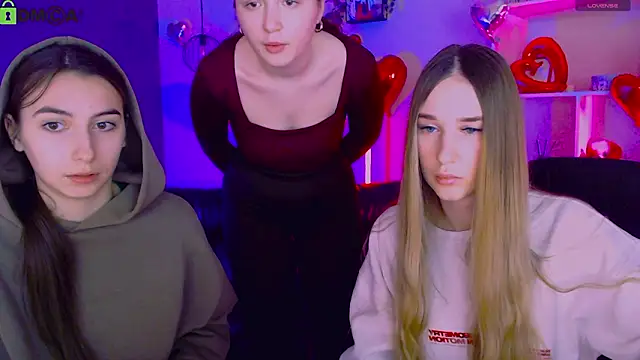 Snapshot of leslie_bird chatting on February 26, 2026, 9:53 am leslie bird online show from February 26, 2026, 9:53 am