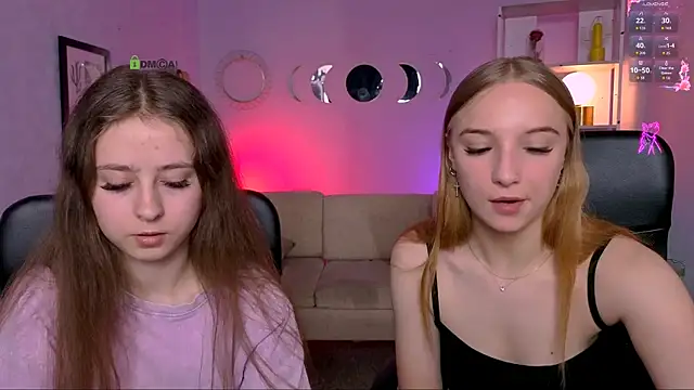 Snapshot of rebecca_smile chatting on June 17, 2026, 12:37 pm rebecca smile online show from June 17, 2026, 12:37 pm
