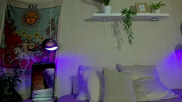 Violeta dh online show from October 13, 2025, 1:12 pm