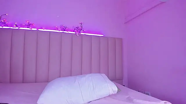 theladymonserrateshow online show from April 16, 2026, 9:39 pm