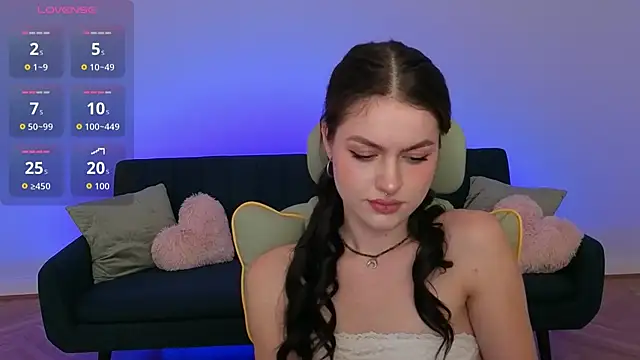 Mira Belle online show from October 3, 2025, 5:25 pm