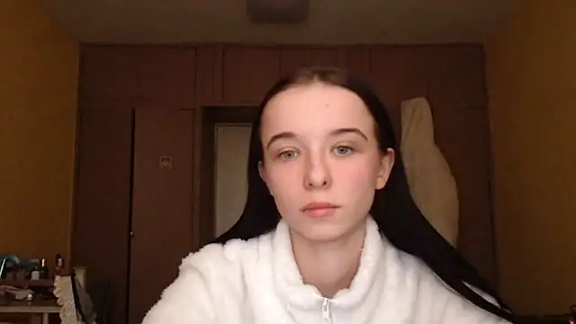 Emilia Light online show from February 5, 2026, 11:39 am