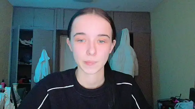 Emilia Light online show from February 16, 2026, 8:24 am