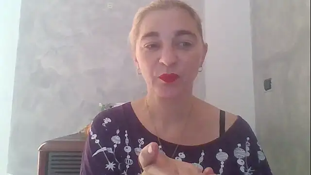 Snapshot of GoldenAngelMilf chatting on October 2, 2025, 1:03 pm GoldenAngelMilf online show from October 2, 2025, 1:03 pm