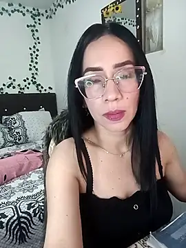 Snapshot of YaraDuartee chatting on March 3, 2026, 12:50 am YaraDuartee online show from March 3, 2026, 12:50 am