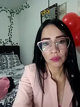 Snapshot of YaraDuartee chatting on February 18, 2026, 2:53 am YaraDuartee online show from February 18, 2026, 2:53 am