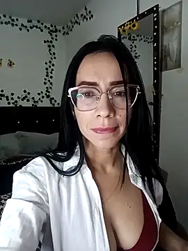 Snapshot of YaraDuartee chatting on February 4, 2026, 1:00 am YaraDuartee online show from February 4, 2026, 1:00 am