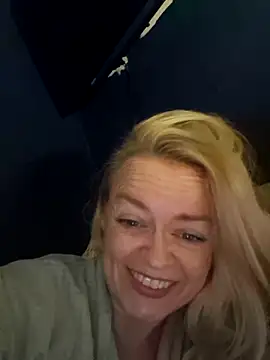 demidelightfulxx online show from October 19, 2025, 8:33 pm