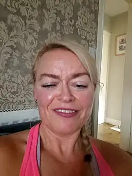 Snapshot of demidelightfulxx chatting on September 29, 2025, 1:17 pm demidelightfulxx online show from September 29, 2025, 1:17 pm