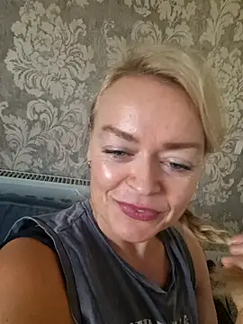Snapshot of demidelightfulxx chatting on September 30, 2025, 11:49 am demidelightfulxx online show from September 30, 2025, 11:49 am