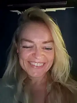 Snapshot of demidelightfulxx chatting on September 28, 2025, 7:43 pm demidelightfulxx online show from September 28, 2025, 7:43 pm
