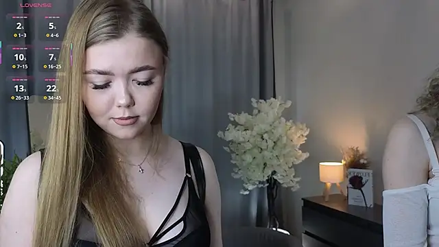 TwixieGuo online show from October 23, 2025, 10:25 am