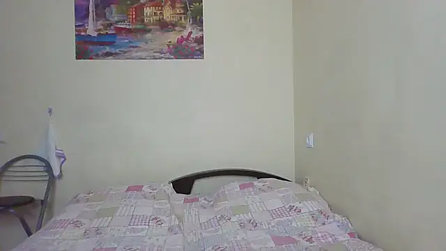 QueenMomyS online show from February 2, 2026, 7:13 pm