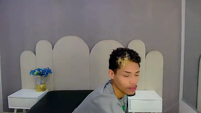Snapshot of ryan_bigcock chatting on October 1, 2025, 3:22 am ryan bigcock online show from October 1, 2025, 3:22 am