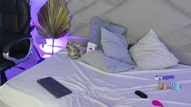 Snapshot of KateValencia chatting on October 28, 2025, 11:53 am KateValencia online show from October 28, 2025, 11:53 am