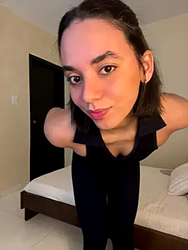 Capricho 01 online show from October 20, 2025, 12:38 pm