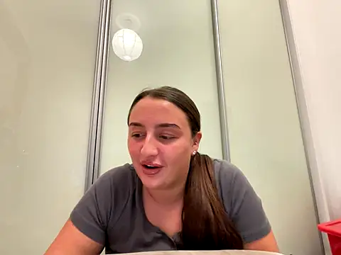 Playfulvixen25 online show from October 1, 2025, 3:00 am