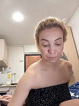 Conny Shellie online show from December 2, 2025, 1:13 pm