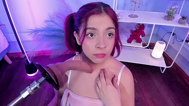 KathiaSaenz  online show from October 10, 2025, 4:02 am