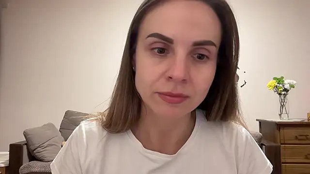 AnnieLove7722 online show from November 19, 2025, 2:28 pm