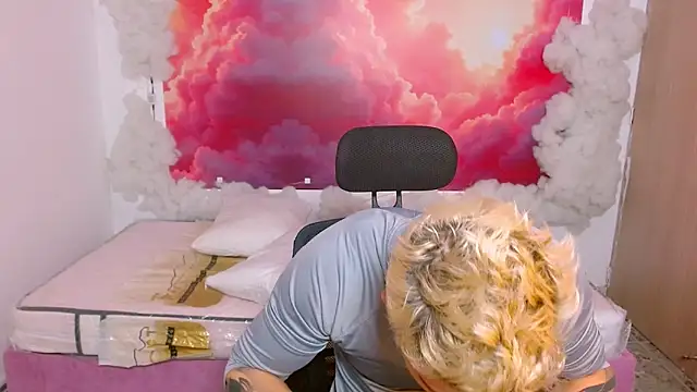 AlexPiersss online show from November 22, 2025, 7:13 pm