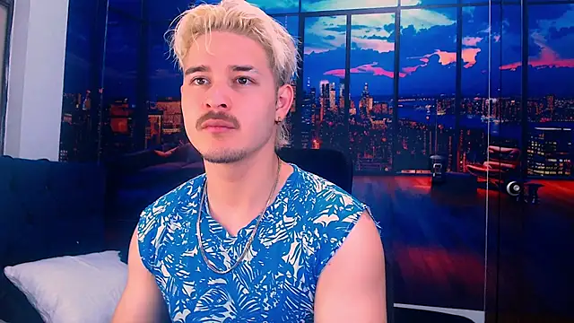 AlexPiersss online show from October 28, 2025, 7:02 pm