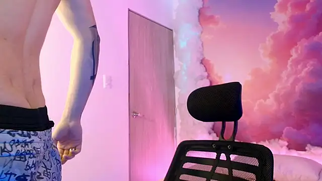 AlexPiersss online show from November 7, 2025, 7:07 pm