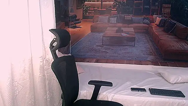 RomeoMillerr online show from December 19, 2025, 7:27 pm