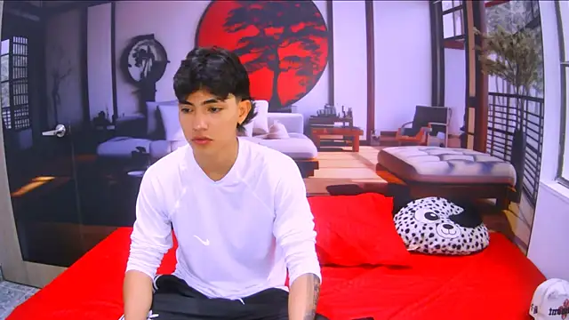 RomeoMillerr online show from October 2, 2025, 8:01 pm