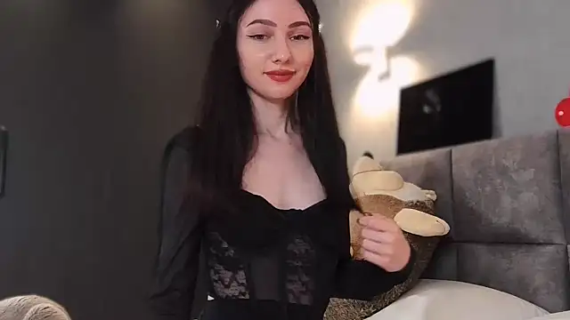 AnaMoonlight online show from November 8, 2025, 4:32 pm