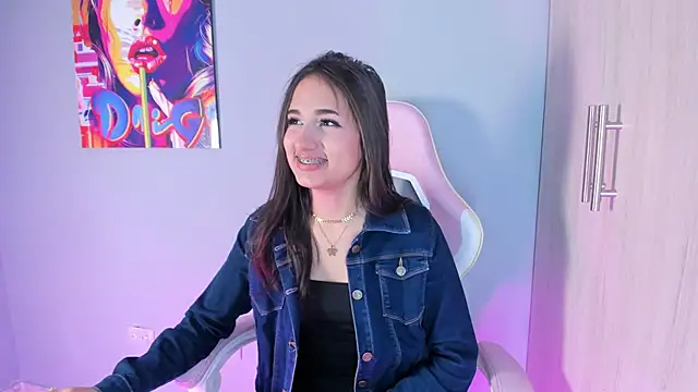 Athenea  fox online show from December 14, 2025, 11:49 am