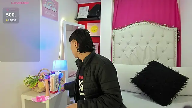 XaanderGrey online show from November 23, 2025, 11:31 am